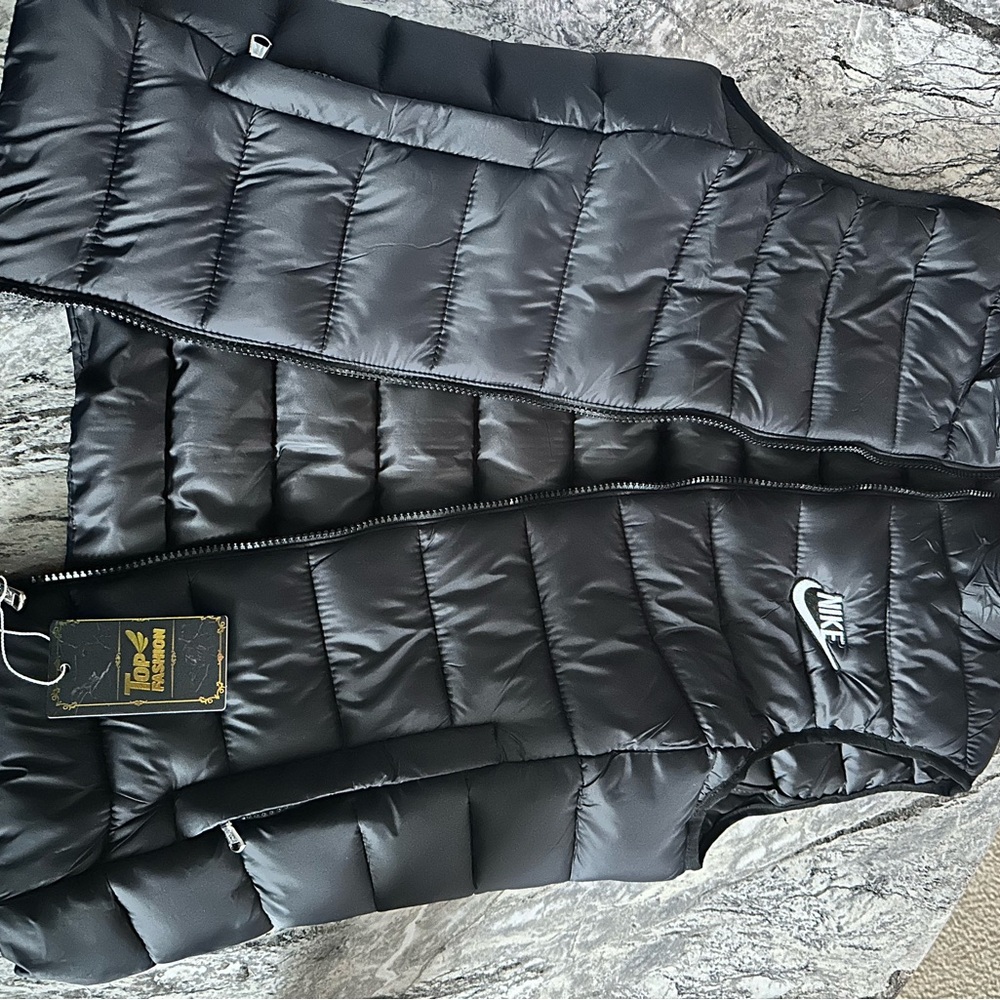 Nike Women's Black Puffer Vest